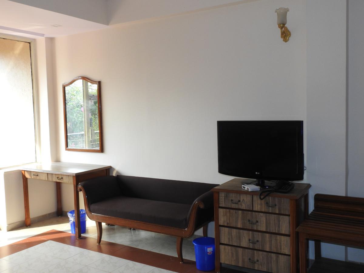 Goa Highridge Residency Hotel Panaji Bagian luar foto