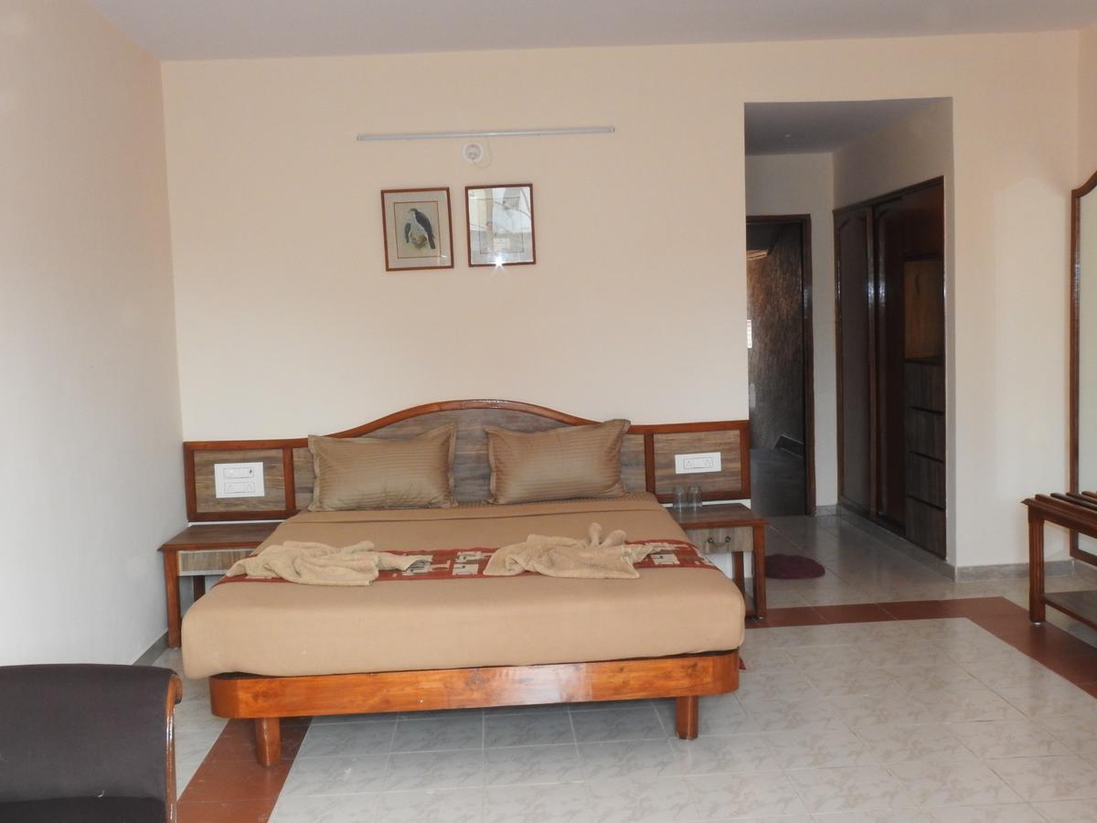Goa Highridge Residency Hotel Panaji Bagian luar foto