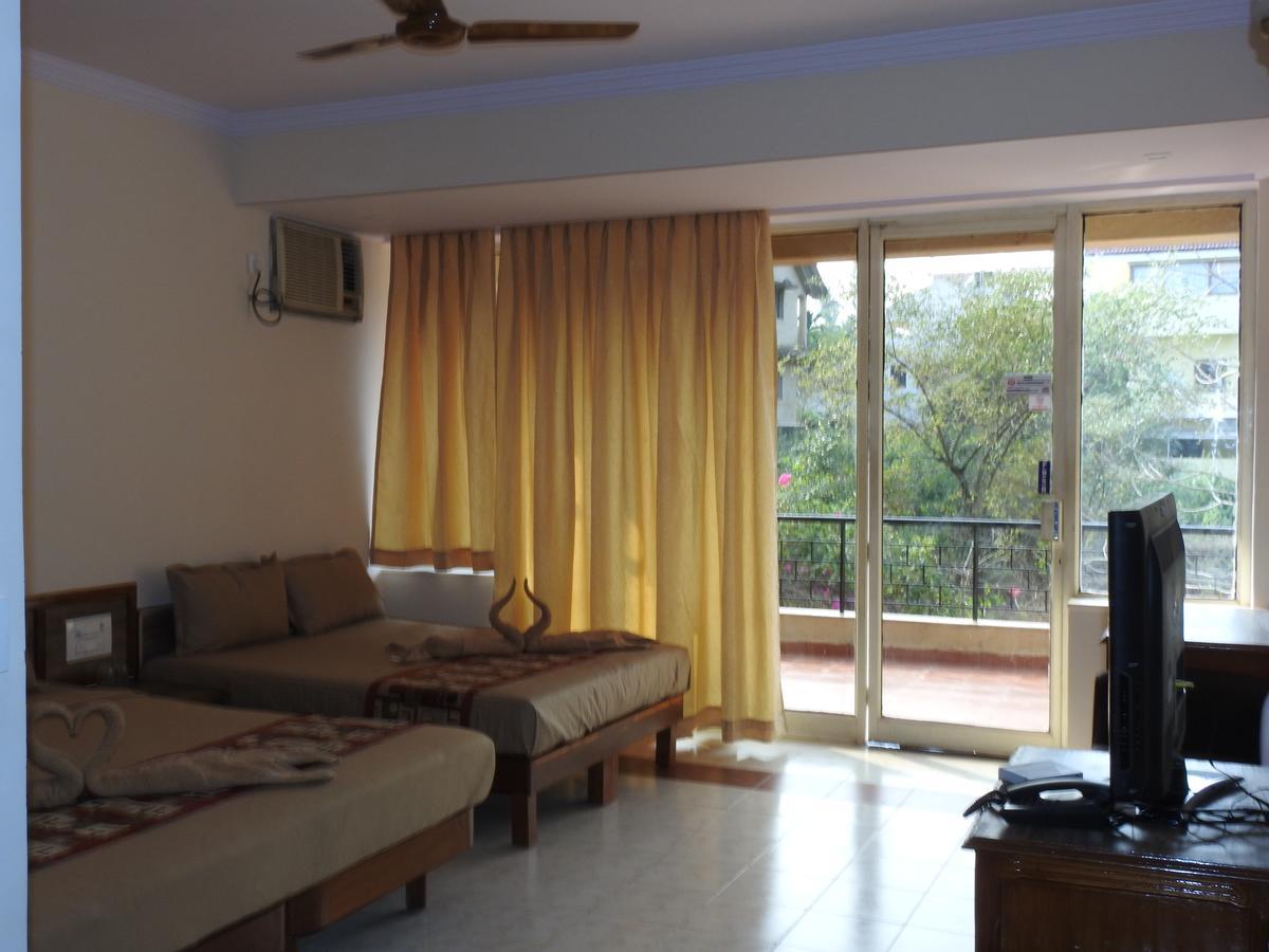 Goa Highridge Residency Hotel Panaji Bagian luar foto