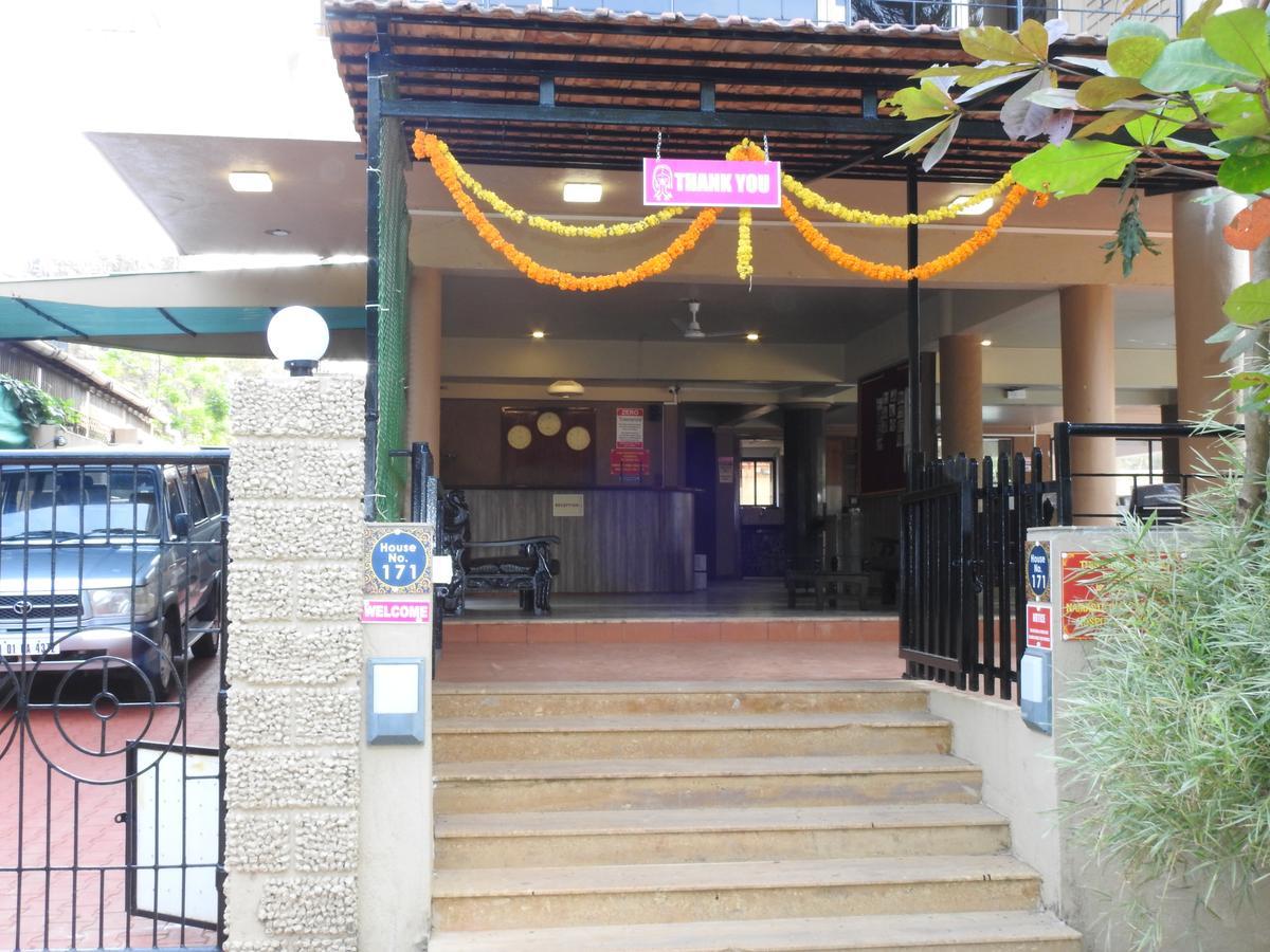 Goa Highridge Residency Hotel Panaji Bagian luar foto